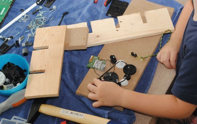 Engineering with children; disassemble & create